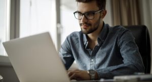 Male Life Insurance Agent Navigating the FCC 1:1 Consent Rule in the Life Insurance Industry